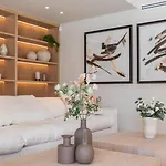 Luxury 5 Bed Villa - Heated Pool