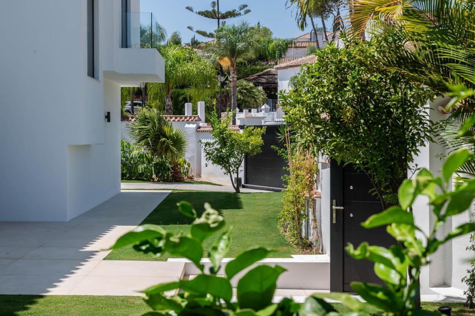 Luxury 5 Bed - Heated Pool Marbella