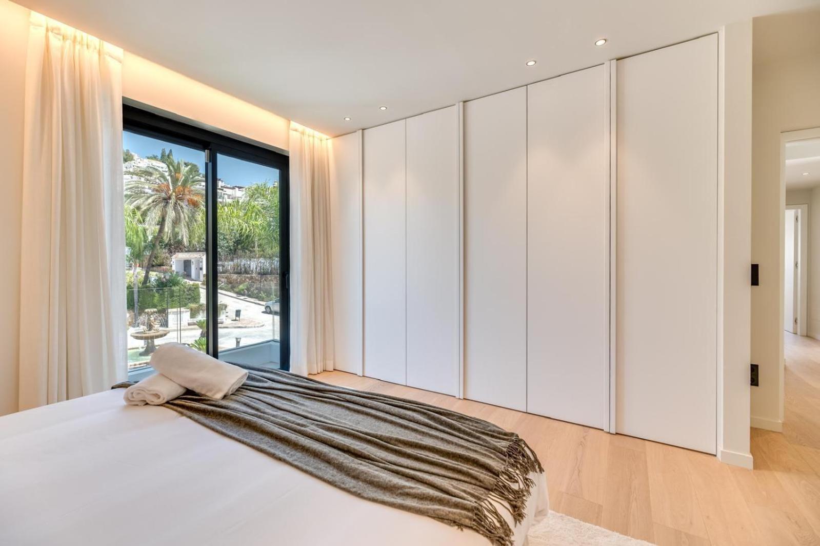 Villa Luxury 5 Bed - Heated Pool *