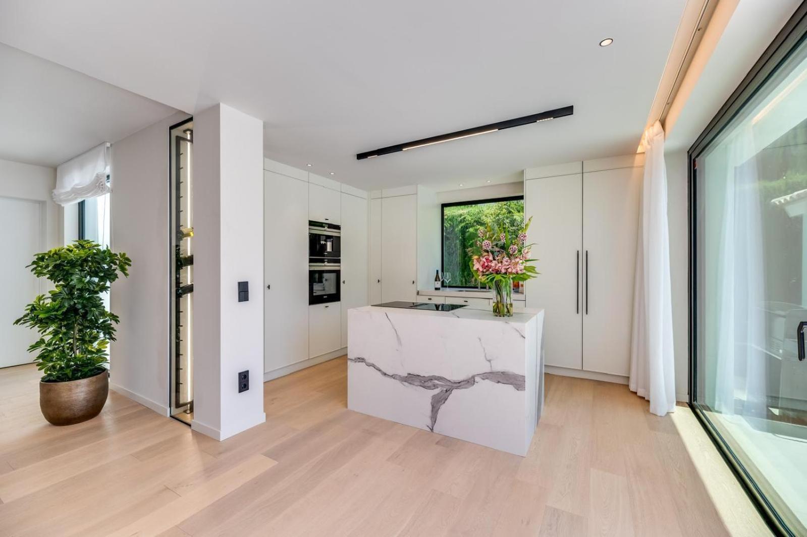 Villa Luxury 5 Bed - Heated Pool