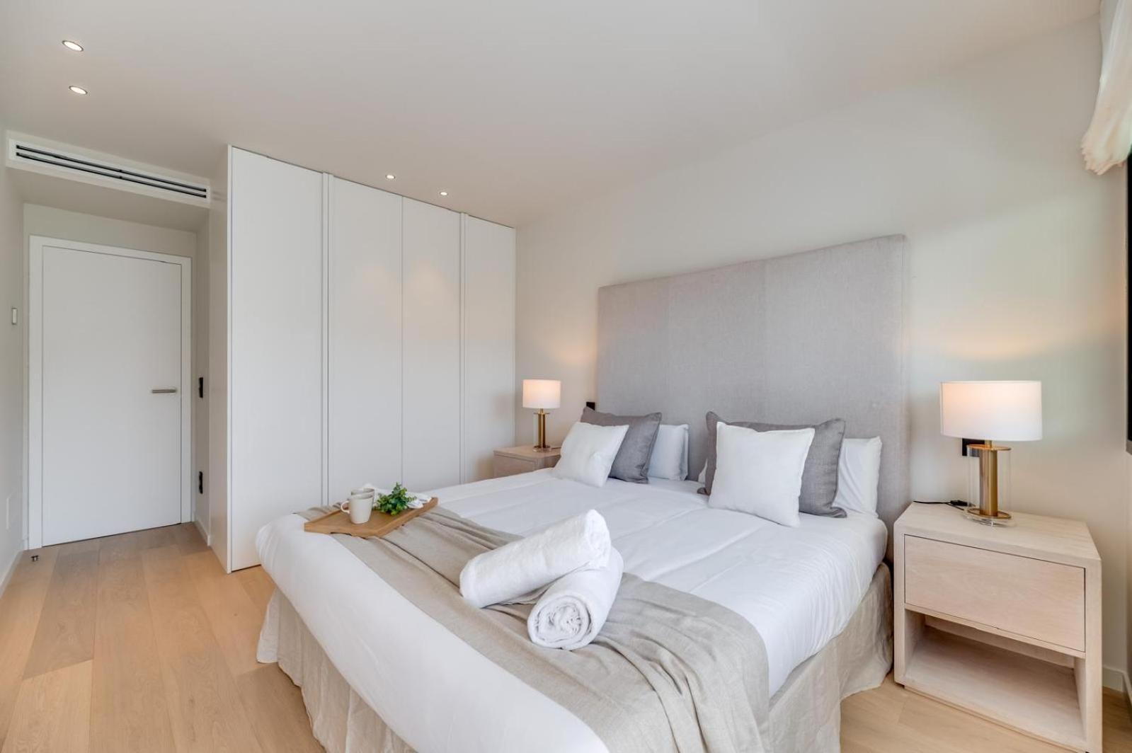 Luxury 5 Bed - Heated Pool *