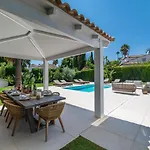 Luxury 5 Bed Villa - Heated Pool